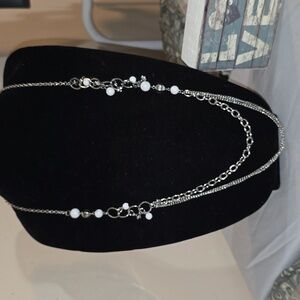 Beautiful White and Silvertone Long Necklace J33
